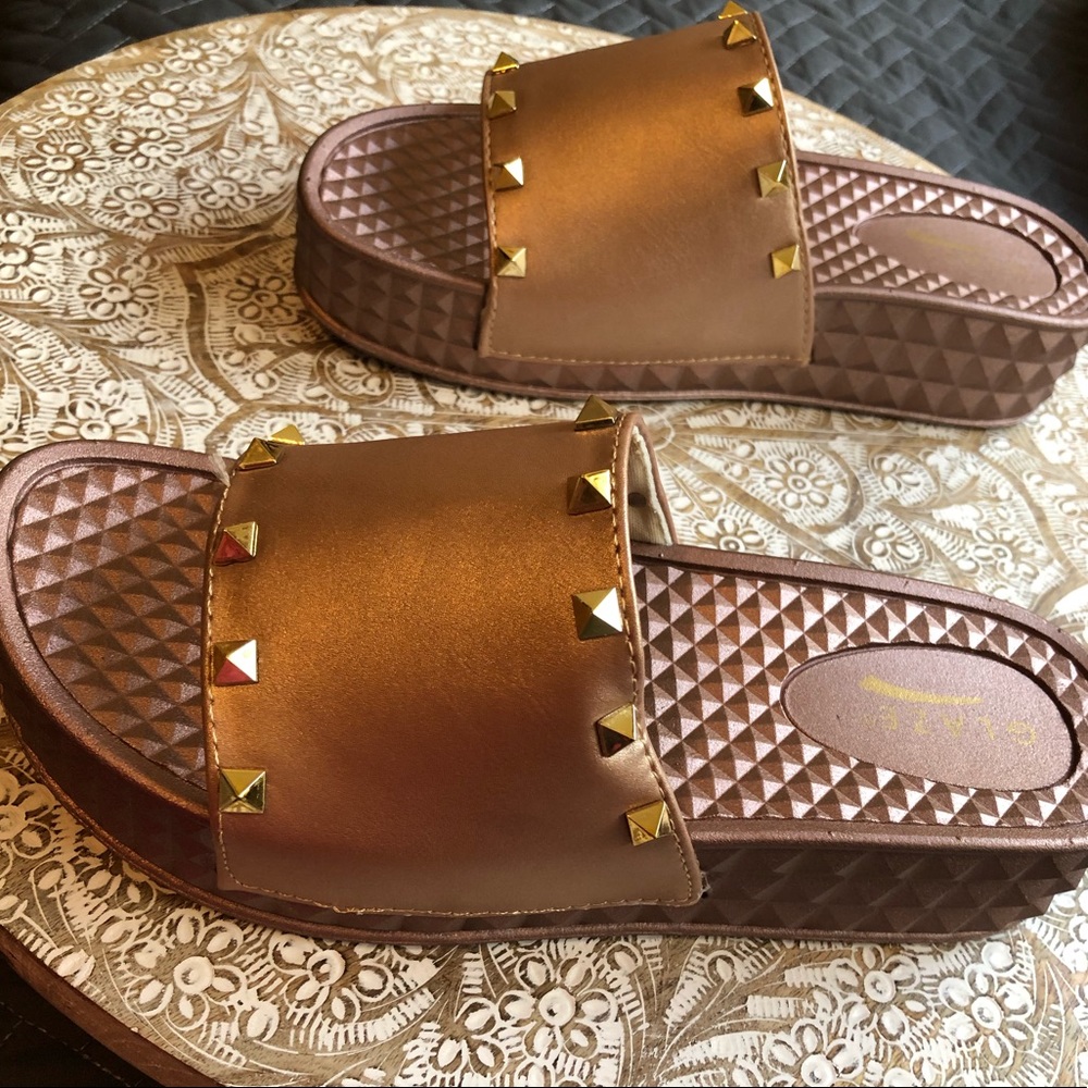 NWT Trendy Rose Gold Chunky Studded Summer Sandals - Picture 5 of 11
